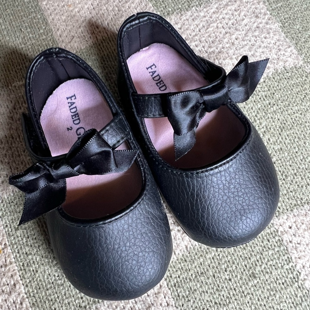 Faded Glory Baby Shoes Size 2 - Black